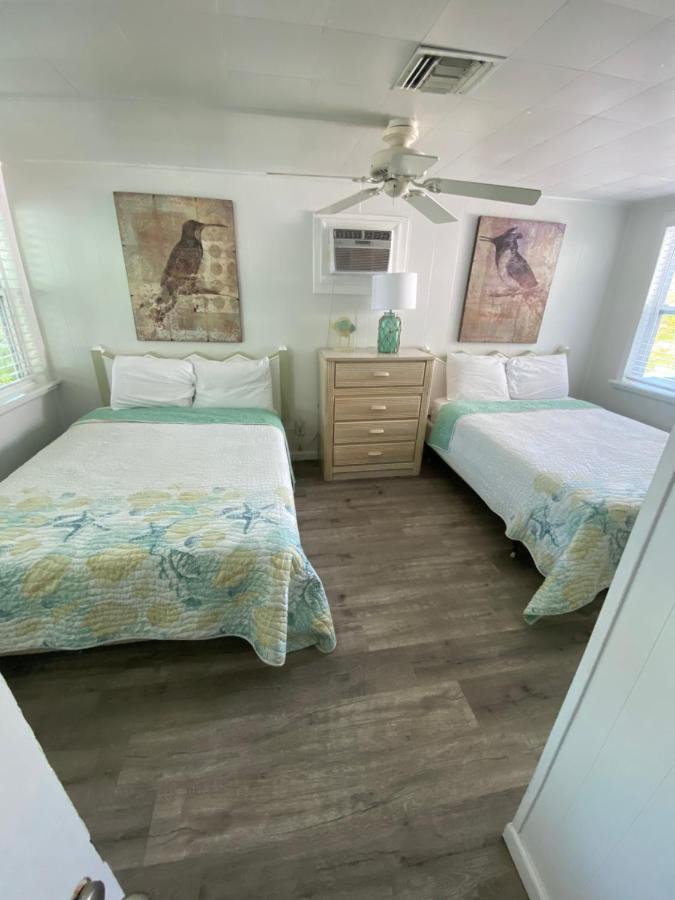 Tropical Winds Beachfront Motel And Cottages Санибел Екстериор снимка